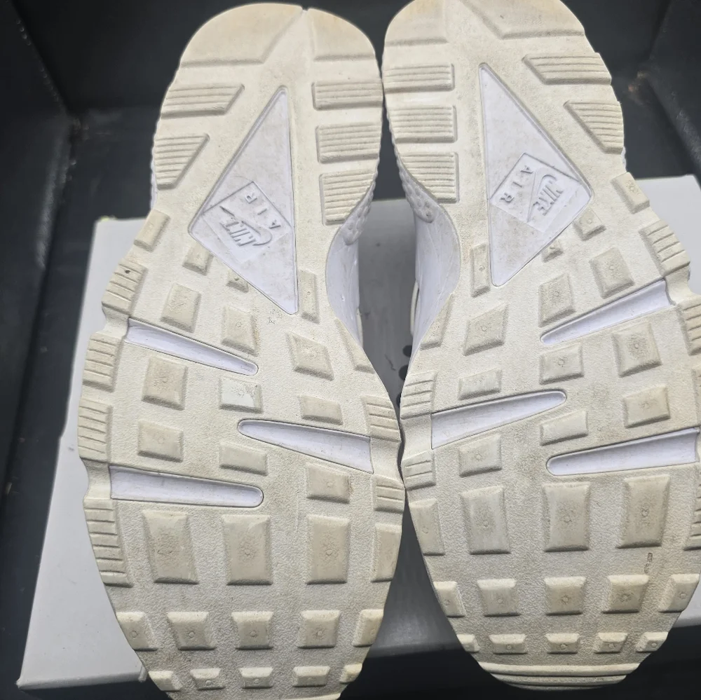 Nike‎ Women's White and Cream Sneakers
